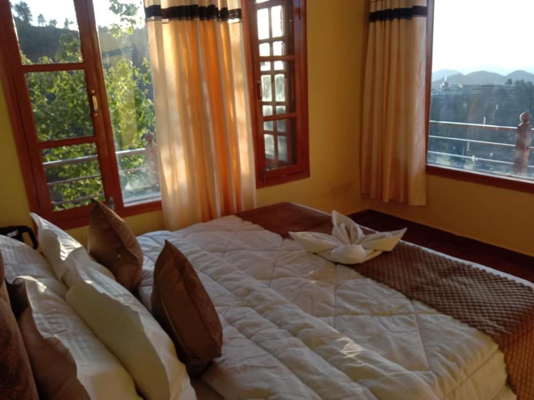 Hotel Floret Sojourn à Shimla Extérieur photo