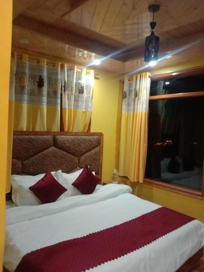 Hotel Floret Sojourn à Shimla Extérieur photo