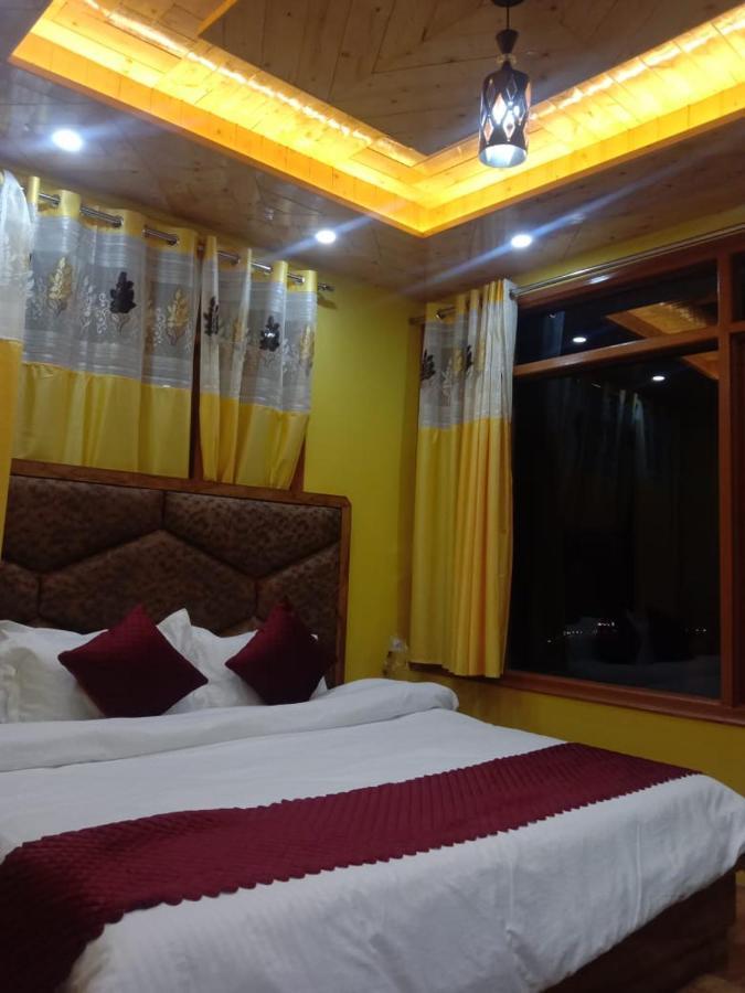 Hotel Floret Sojourn à Shimla Extérieur photo
