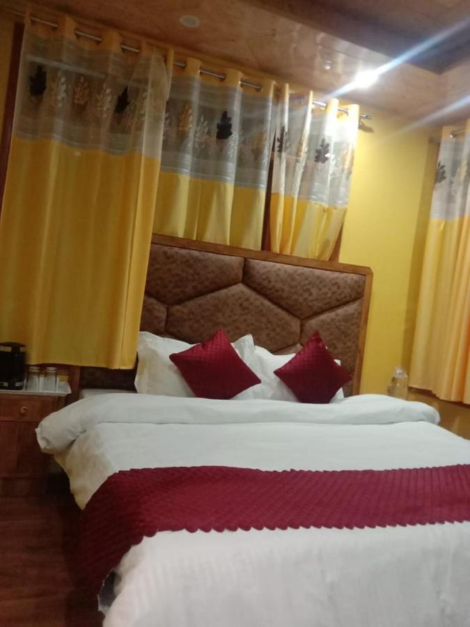 Hotel Floret Sojourn à Shimla Extérieur photo