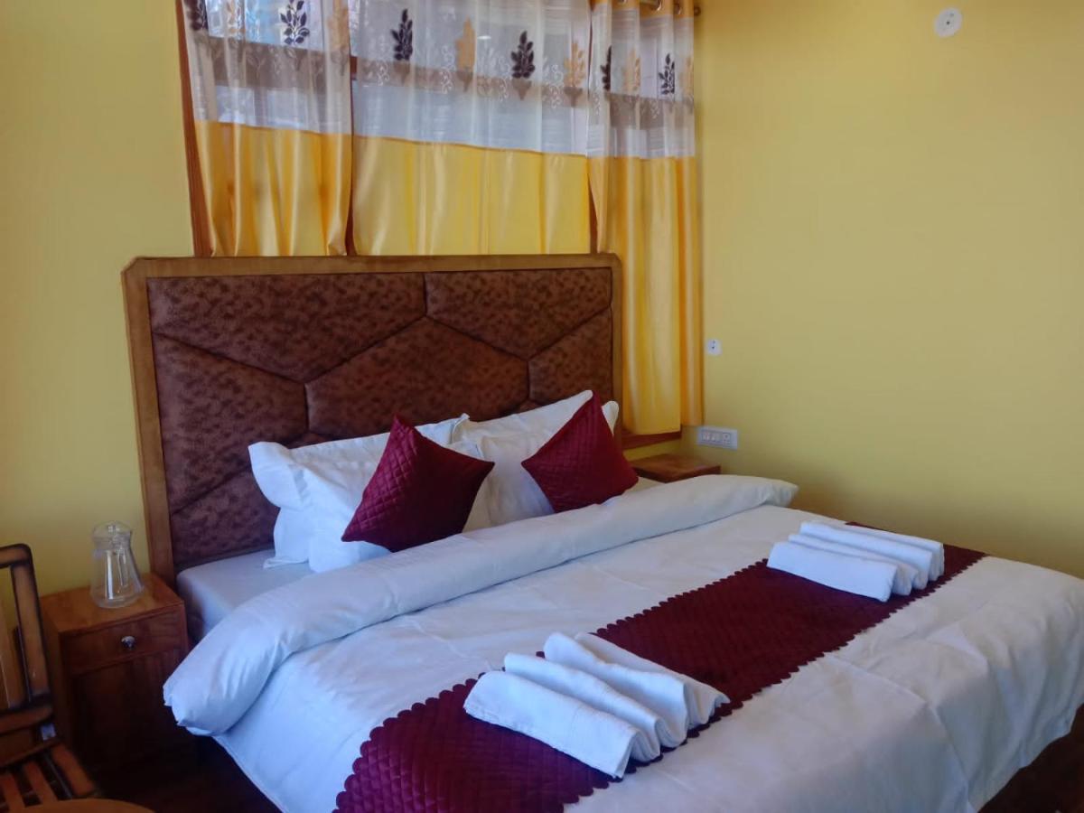 Hotel Floret Sojourn à Shimla Extérieur photo