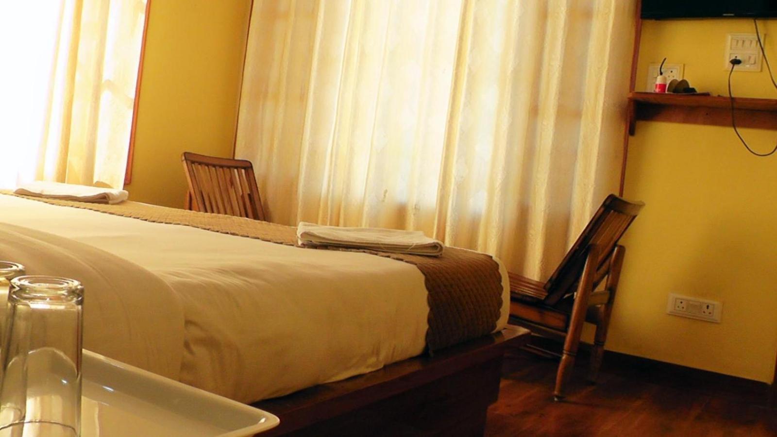 Hotel Floret Sojourn à Shimla Extérieur photo